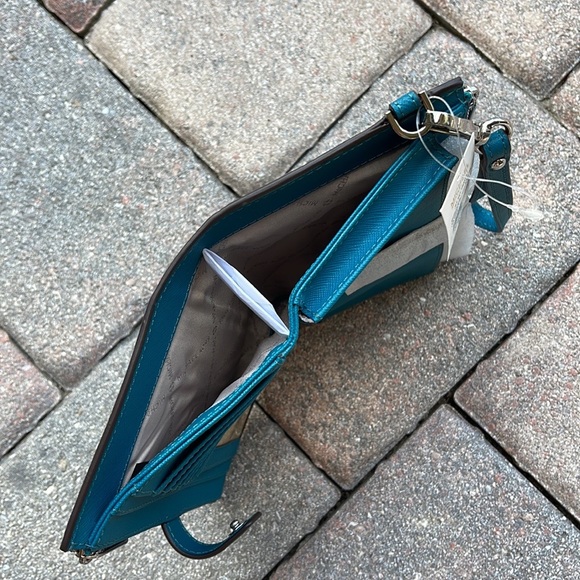 MICHAEL KORS LG DOUBLE ZIP WRISTLET LAGOON LEATHER - Picture 13 of 16